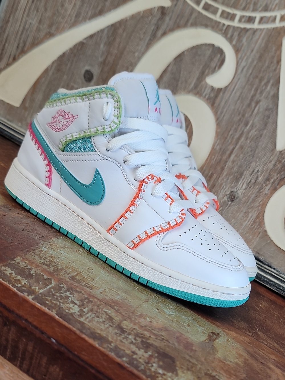 Nike Air Jordan 1 Mid SE 'Multi Knit' Wmns 6.5 (Good Condition) Fast Shipping - Picture 1 of 15